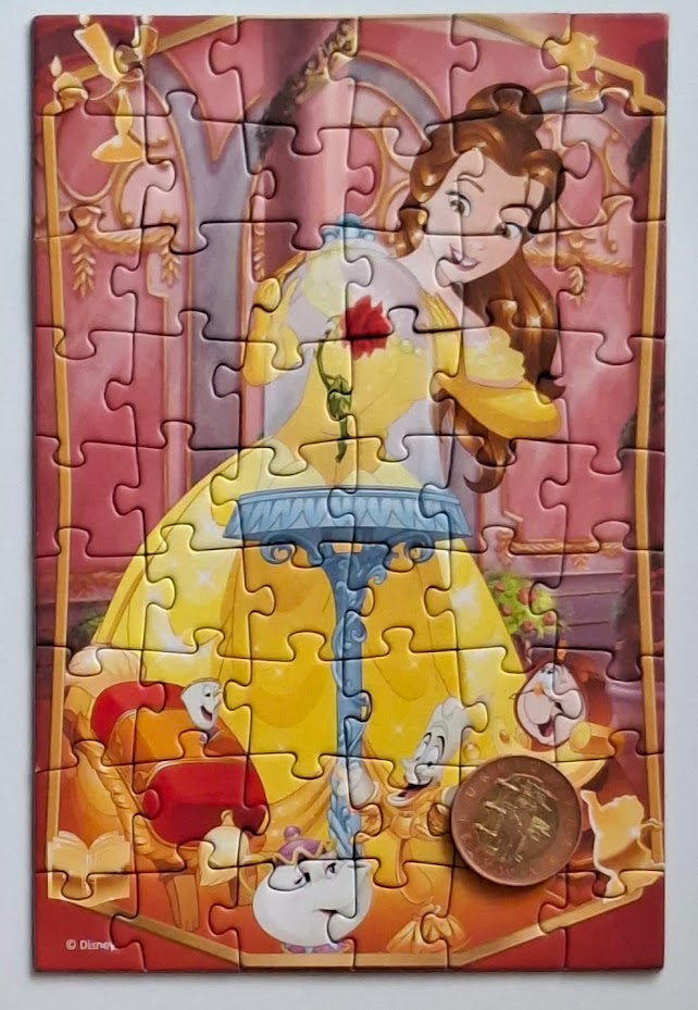 Reálná fotka složeneého puzzle trefl 54 dílků Belle